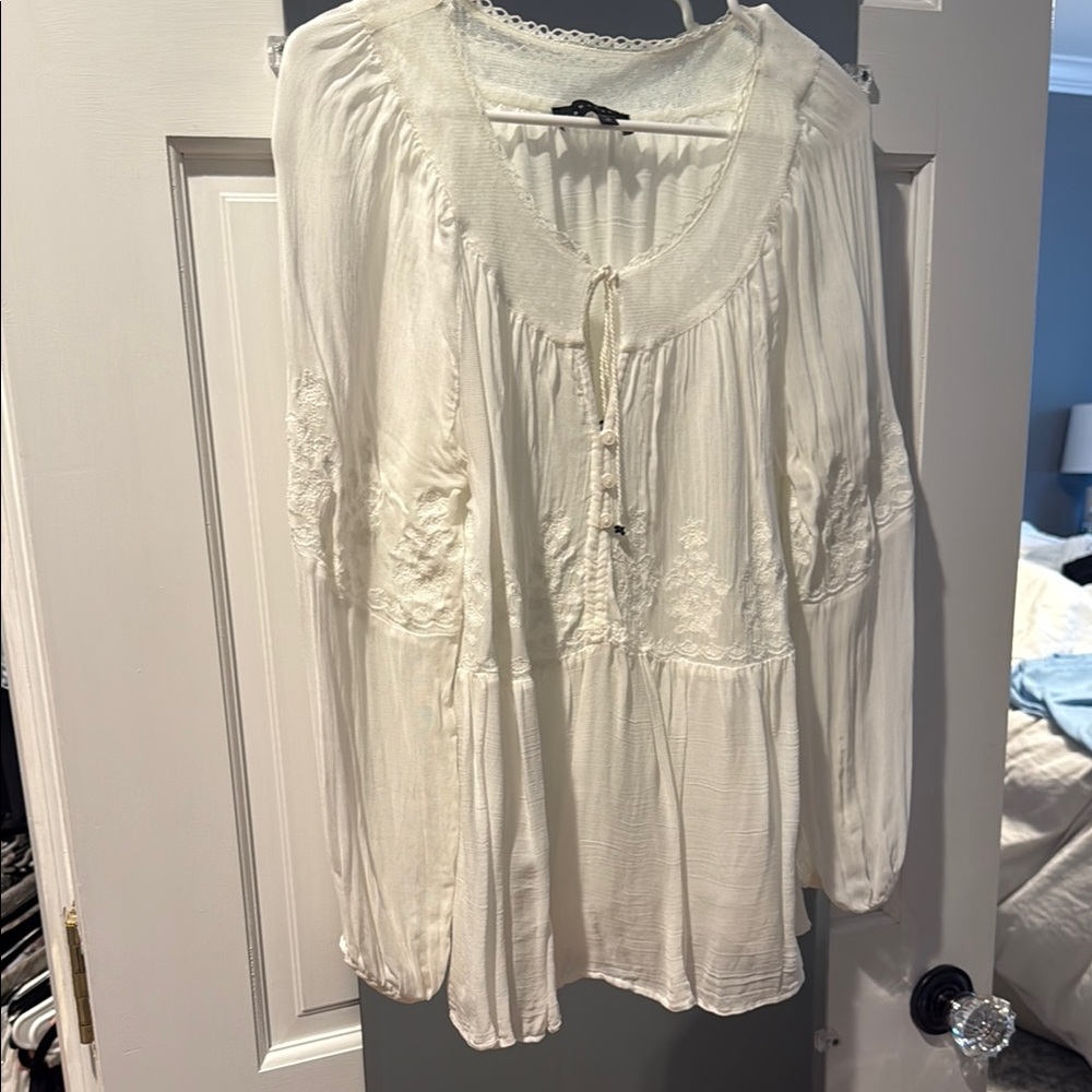 Sanctuary Cream Pleated 3/4 Sleeve Blouse
